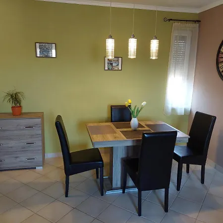 Samuci Apartment Hajduszoboszlo