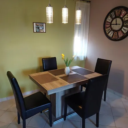 Apartment Samuci